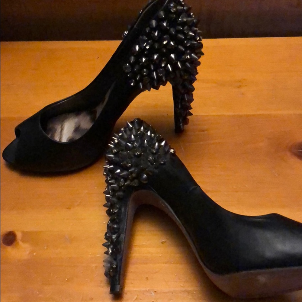 Sam Edelman spiked pump